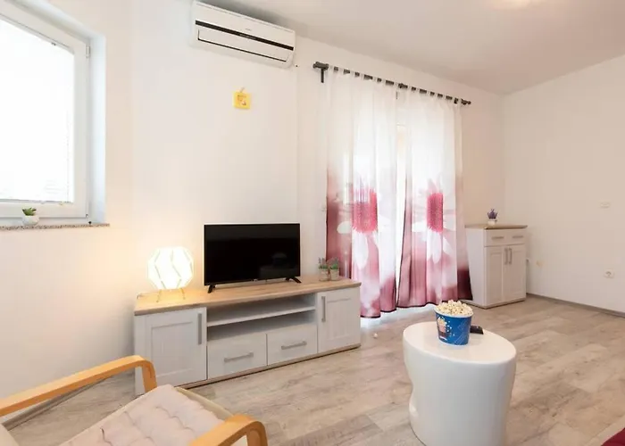 Doris, Krk شقة كرك